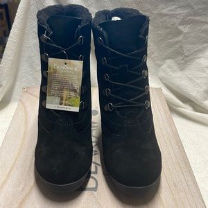 NIB Bearpaw smoke free house size 8 black color dress winter boot